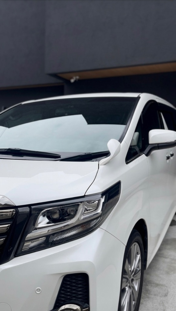 A'Rise施工実績 - 白い車の美しい仕上がり